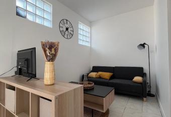 Gervais has Balcony rooms