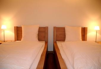 Nest Temporary AG - Baarerstrasse 55 has Balcony rooms