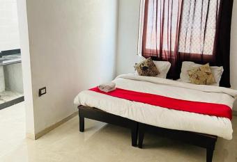 Shivalaya home stay has rooms with a private hot tub