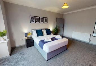 South Drive Bungalow allows 18 year olds to book a room