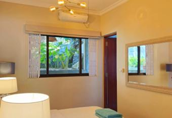 Villa Elodia by Le Duc Hotel & Villas has rooms with a private hot tub