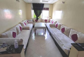 Molto carino ben solare has Balcony rooms