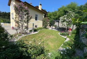 Villa Bonafata b&b allows 18 year olds to book a room