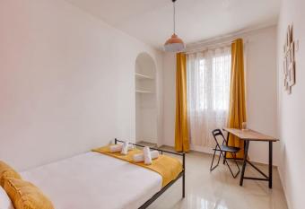 Cosy house has Balcony rooms