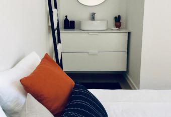 Appartement Coeur de Ville Cath  drale - Ascenseur - allows 18 year olds to book a room