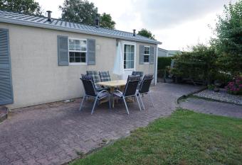 Groede, Paarlhof 37 has Balcony rooms