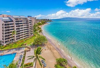 Maui Beachfront Resort Oasis has rooms with a private hot tub