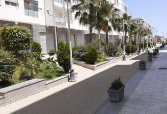 Quartier Administratif has Balcony rooms