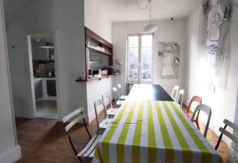 Immeuble et maison Vichy has Balcony rooms