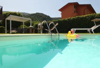 Villa Asmara [WI-FI][Piscina][AC] has Balcony rooms