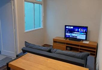 Apartamento no Cora    o do Centro Hist  rico de Porto Alegre has Balcony rooms