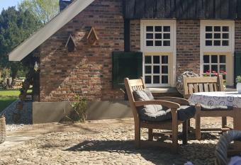 Vakantiehuis de Bakspieker allows 18 year olds to book a room