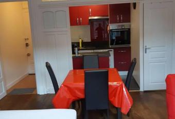 le sarciron 82 has Balcony rooms