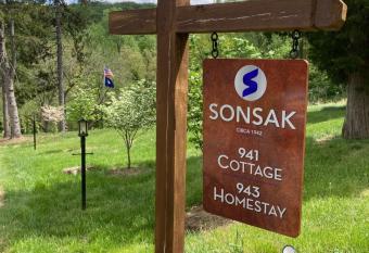 Sonsak - Unit 3 allows 18 year olds to book a room