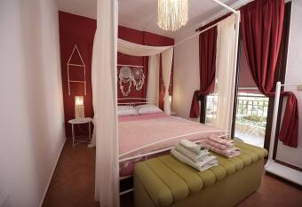 AMALFI luxury APARTMENT has Balcony rooms