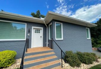 Sonsak - Unit 4 allows 18 year olds to book a room