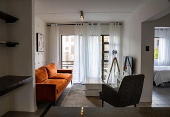 Luxury 2 Bed Apartment has Balcony rooms