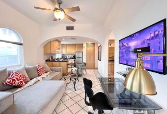 Condo Mykonos, Amazing 1br condo surf & sunset Dream views has Balcony rooms