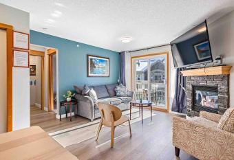 Lux 2br 5bd Suite Mountain View! has Balcony rooms