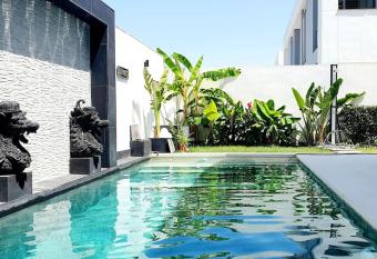 Modern Zen Bali has Balcony rooms