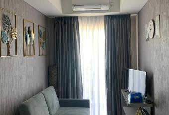 Apartermen Skylouge Makassar has Balcony rooms