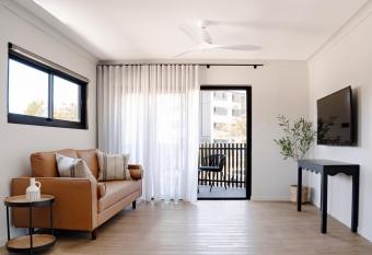 Motel Caloundra has Balcony rooms