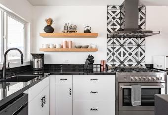 Basketball l Modern l Cold Tub - Lotus Lane has rooms with a private hot tub