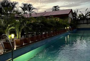 Beautiful 4 bed villa with 25 mtr pool in Karjat has rooms with a private hot tub