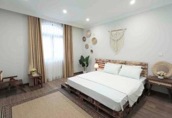 SOL Homestay Ocean Park 2 has Balcony rooms