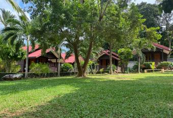 Samed Garden Resort has Balcony rooms