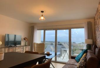 T2 toutneuf avec vue sur la baie has Balcony rooms