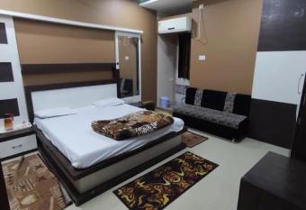 Hotel amaltas barwaha has Balcony rooms