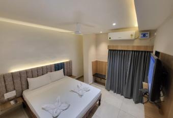 SAI SUDHA EXECUTIVE has Balcony rooms