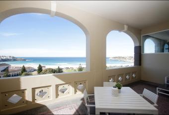 Hotel Bondi has Balcony rooms