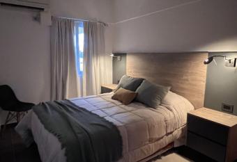 Departamento Santa Fe Oeste del Bicentenario allows 18 year olds to book a room