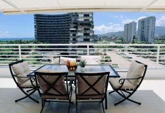 Omas Ocean has Balcony rooms