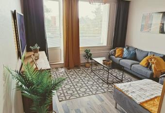 Valoisa yksi   parvekkeella has Balcony rooms