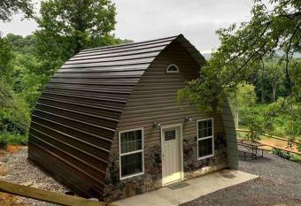 Foxtail Orchards - Hangar 22 has Balcony rooms