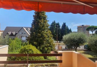 Villa Elsa, Cesena zona Ippodromo has Balcony rooms