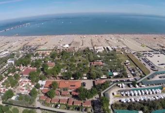 VULCANO has Balcony rooms