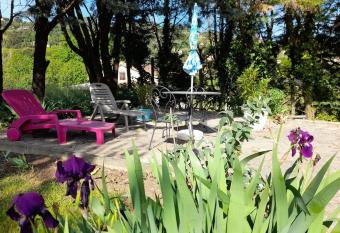 Studio allows 18 year olds to book a room