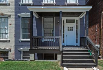 Modern Apartment near Ft GreggAdams and VSU has rooms with a private hot tub