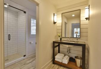 Hermitage Golf Course Cottages has Balcony rooms