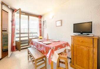 Appartement au pied des pistes has Balcony rooms