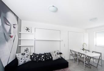 Stay COOPER l Guesthouse 37 has Balcony rooms