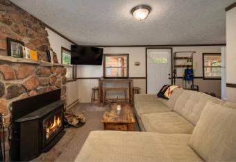 Grand Lake Cabin with Nearby Lake Access - Pet Friendly has Balcony rooms