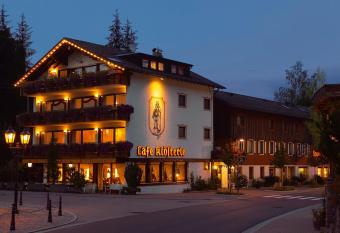 Hotel Hirsch mit Caf   Kl  sterle has Balcony rooms