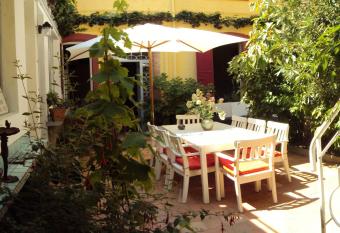 Les Chambres des Dames has Balcony rooms