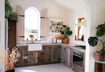 The Carton Store Loft Apt allows 18 year olds to book a room