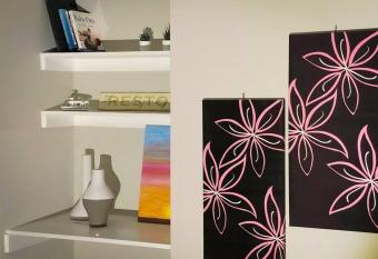 Private Basement Apartment - Reston allows 18 year olds to book a room